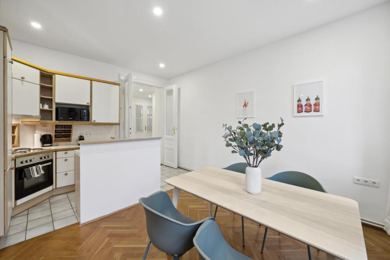 Big Spacious Central Apartment In Wien Ngoại thất bức ảnh